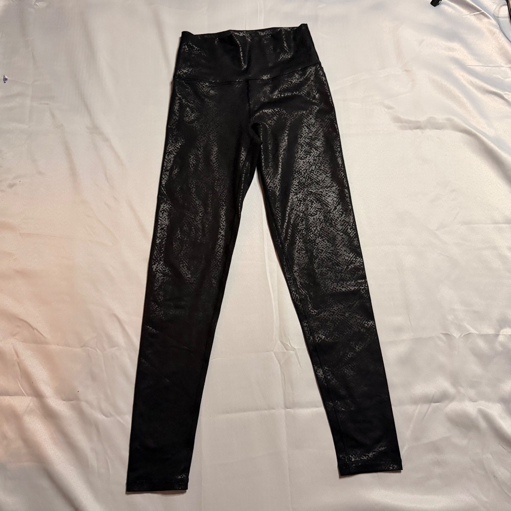 Offline by Aerie Black Metallic Foil‎ High Waisted Leggings Small